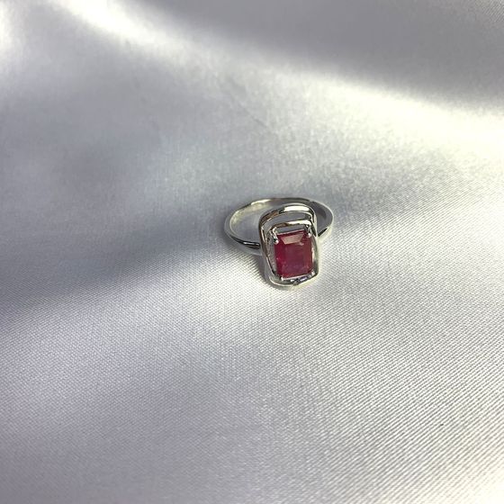Серебряное кольцо с рубином 2.25ct