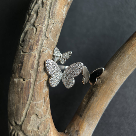 Silver ring with cubic zirconia