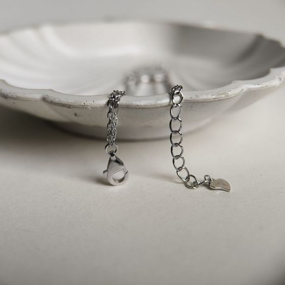 Silver bracelet with mother-of-pearl