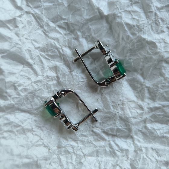 Silver earrings with 2.683 ct agate and cubic zirconia