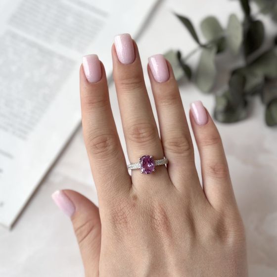 Silver ring with a 3.667-carat alexandrite