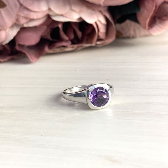 Silver ring with a 2.462-carat alexandrite