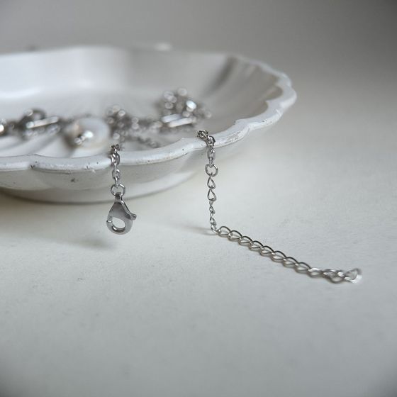 Silver necklace with baroque pearls