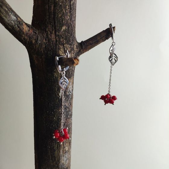 Срібні сережки з коралом