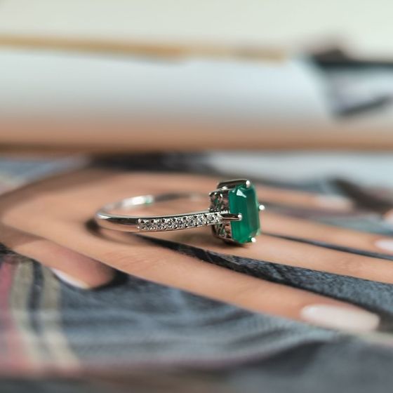 Срібна каблучка з агатом 1.148ct, фіанітами