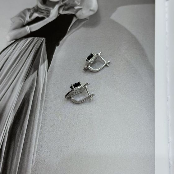 Silver earrings with sapphire 3.253ct