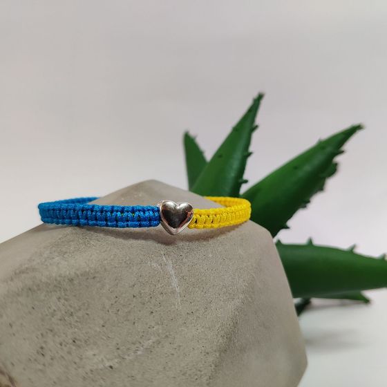 Silver bracelet without stones