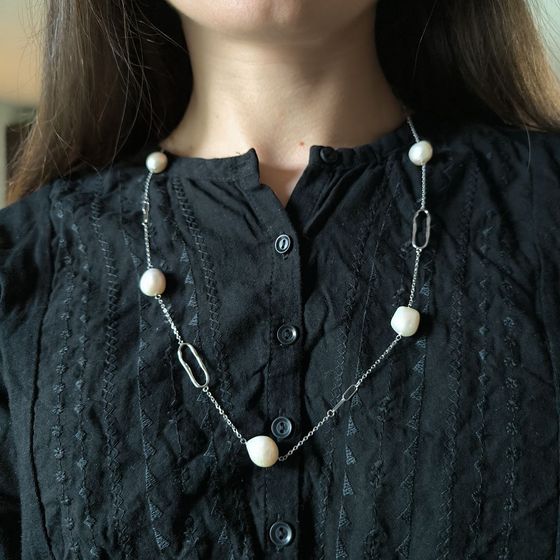 Silver necklace with baroque pearls
