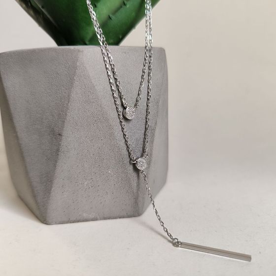 Silver necklace with phianites