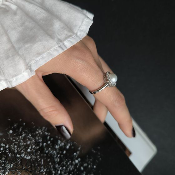 Silver ring with pearls, fianites