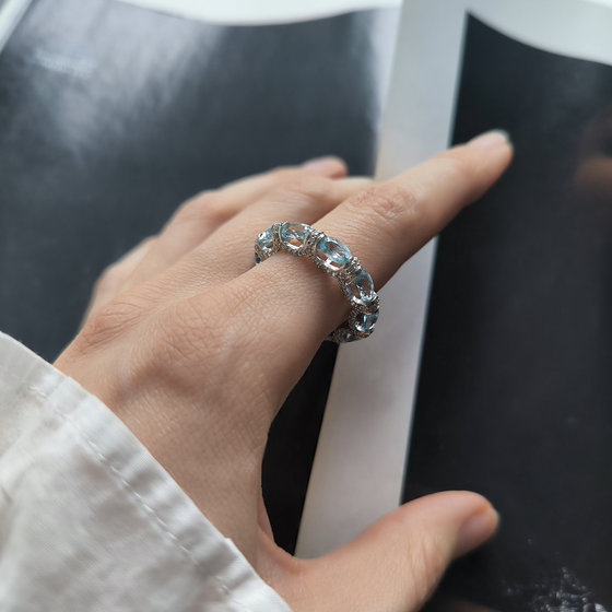 Срібне кільце з топазом 6.787ct, фіанітами