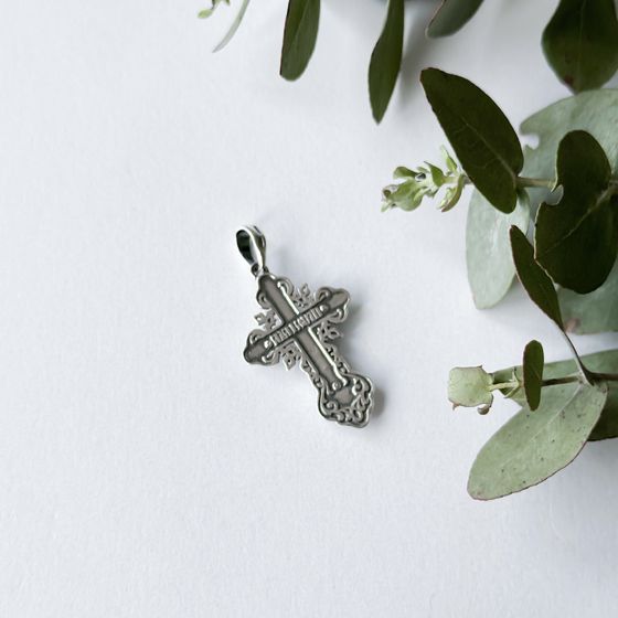 Серебряный крестик без камней