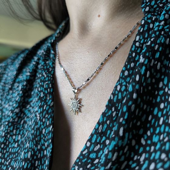 Срібна підвіска з фіанітами