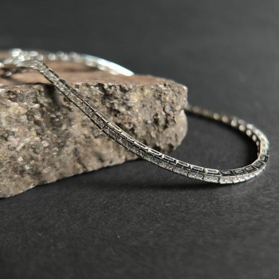 Silver bracelet with phianites