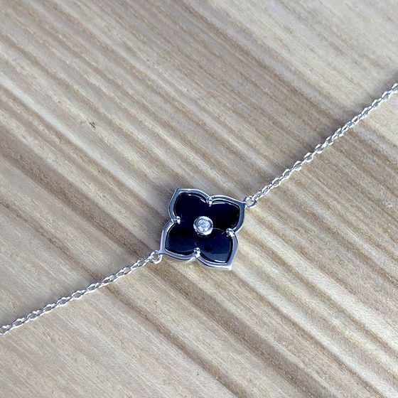 Silver bracelet with ceramics