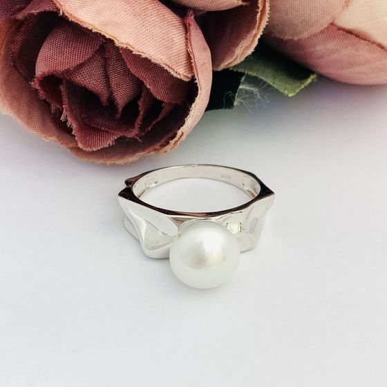 Silver ring with baroque pearls