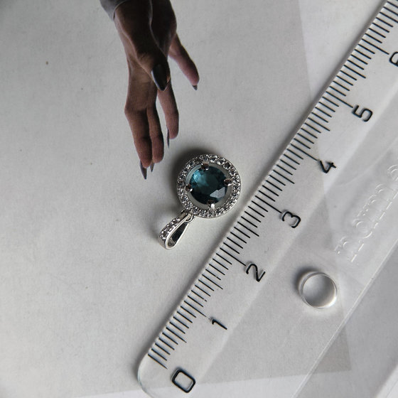Серебряная подвеска с топазом Лондон Блю 0.917ct, фианитами