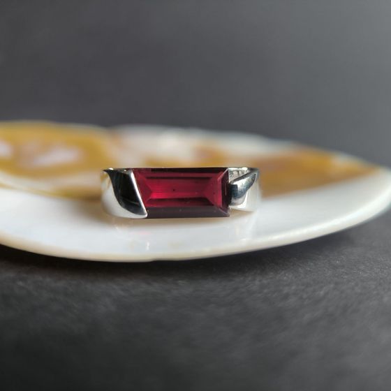 Срібна каблучка з гранатом nano 2.14ct