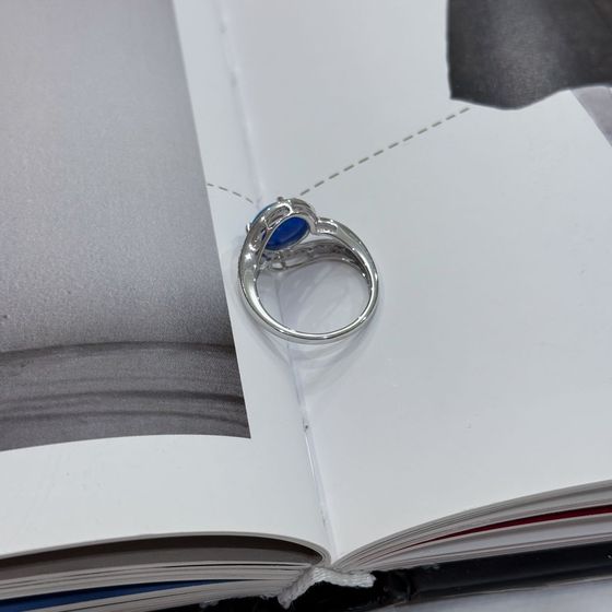 Sterling silver ring with opal 1.94ct, phianites