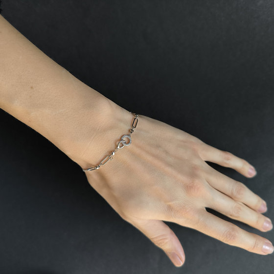 Silver bracelet with cubic zirconia