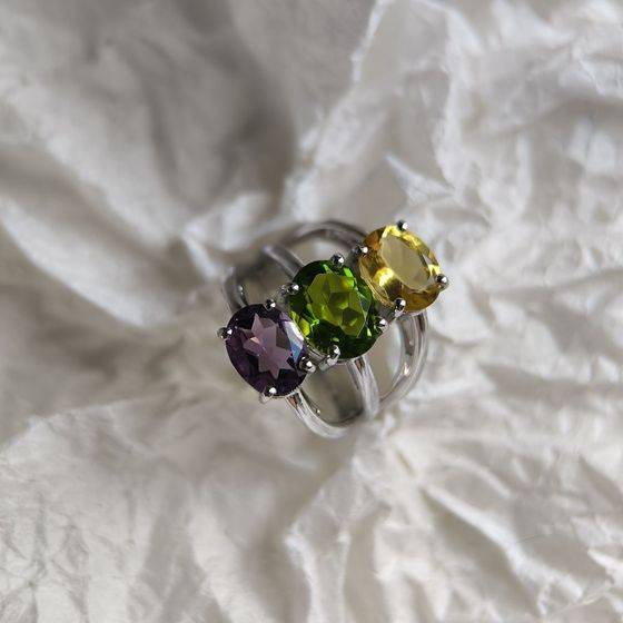 Серебряное кольцо с аметистом, хризолітом, цитрином