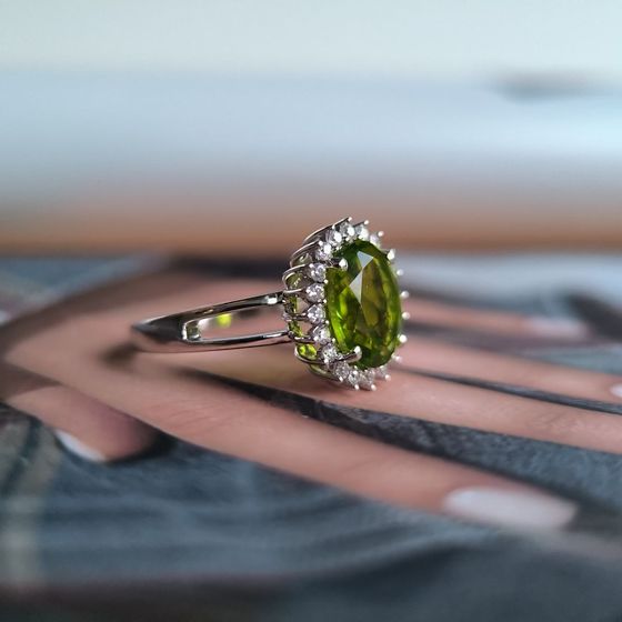 Срібна каблучка з хризолітом 5.4ct