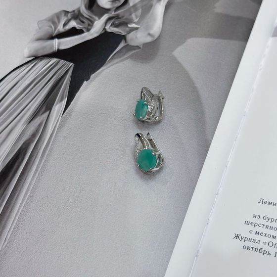 Срібні сережки зі смарагдом, фіанітами