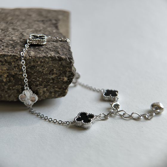 Серебряный браслет с ониксом