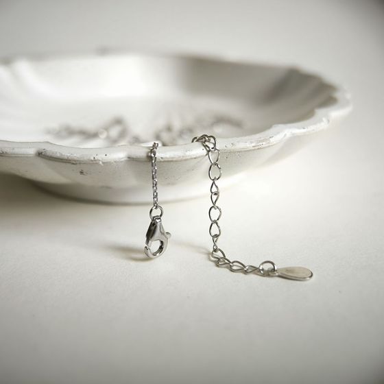 Silver necklace with phianites, semallu