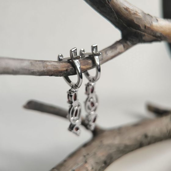 Серебряные серьги с гранатом 3.442ct