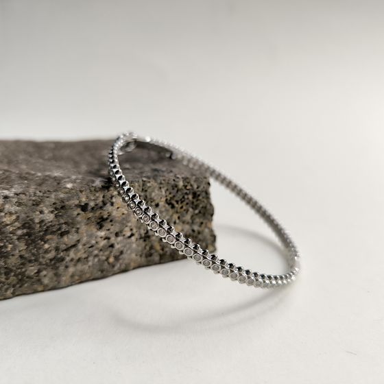 Silver bracelet with phianites