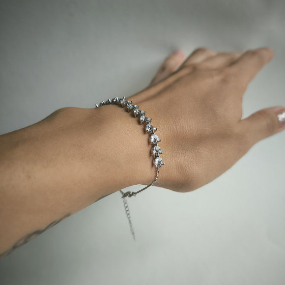 Silver bracelet with cubic zirconia
