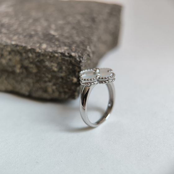 Silver ring with mother-of-pearl, phyanites