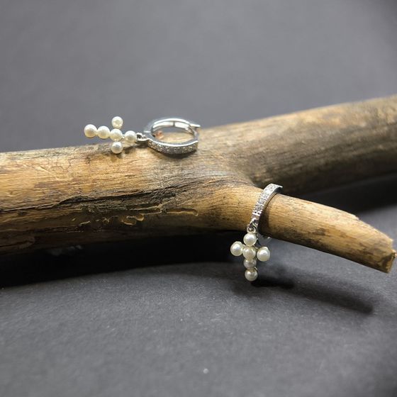 Срібні сережки з перлами, фіанітами