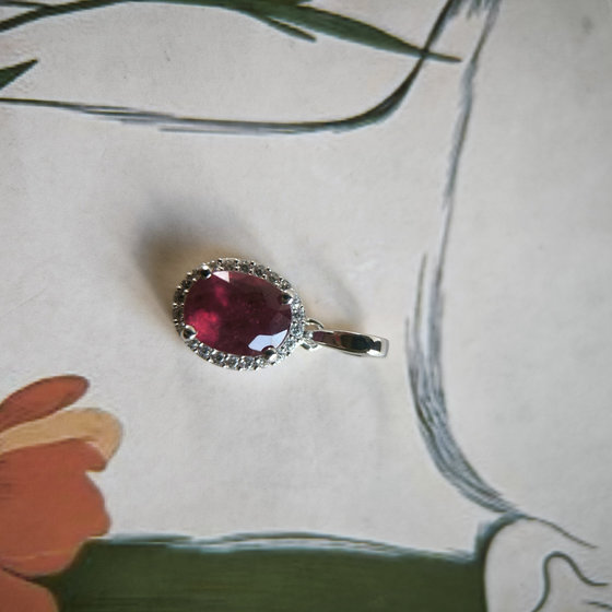 Silver pendant with a 2.098-carat ruby and cubic zirconia