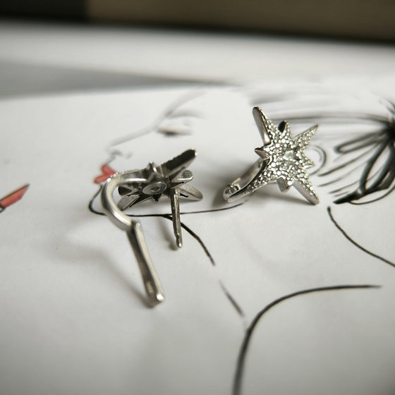 Silver earrings with cubic zirconia