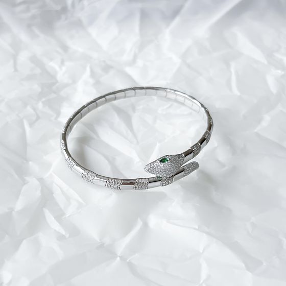 Silver bracelet with phianites