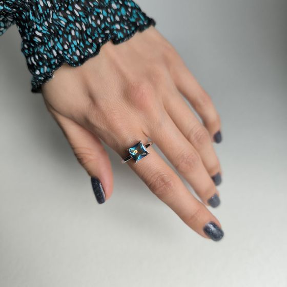 Серебряное кольцо с мистик топазом 1.908ct