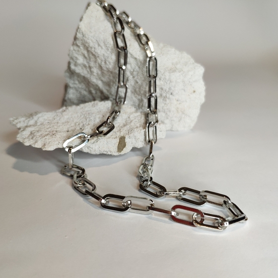Silver necklace without stones