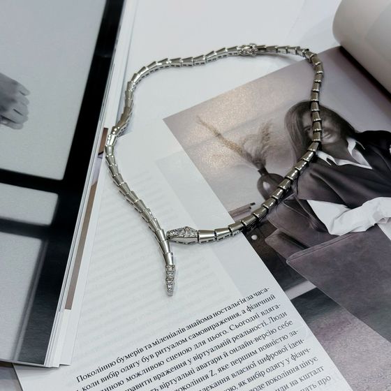 Серебряное колье с фианитами