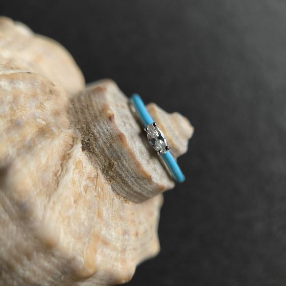 Silver ring with phianites, semallu