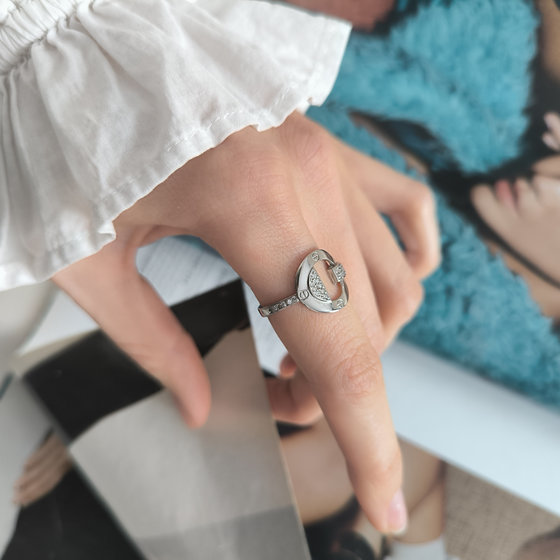 Срібна каблучка з фіанітами 0.26ct