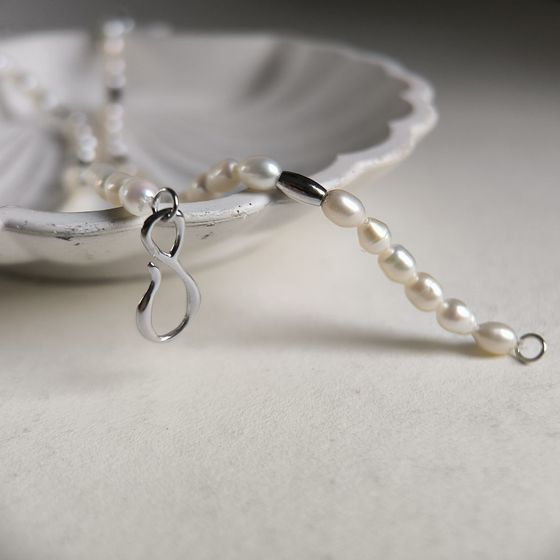 Срібне кольє з перлами бароковими