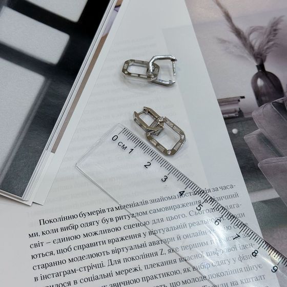 Срібні сережки з фіанітами