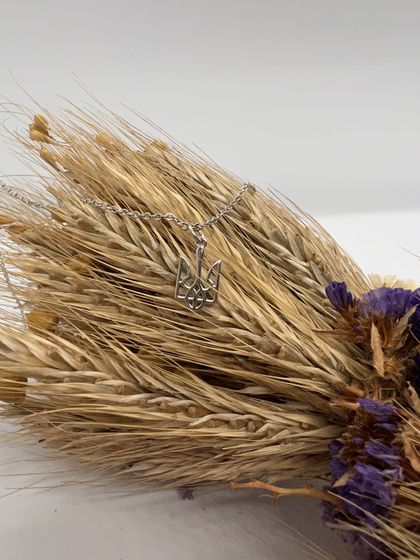 Срібне кольє без каменів