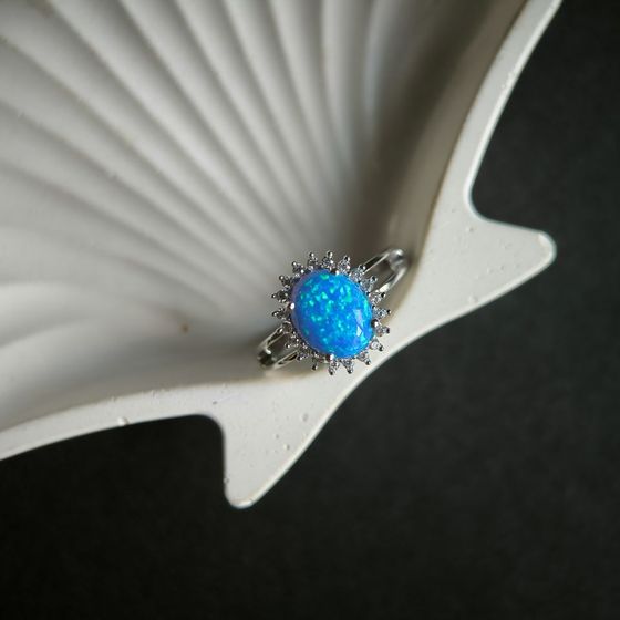 Silver ring with a 1.265-carat opal