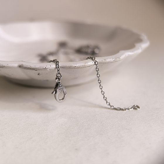 Silver necklace with mother-of-pearl, phianites
