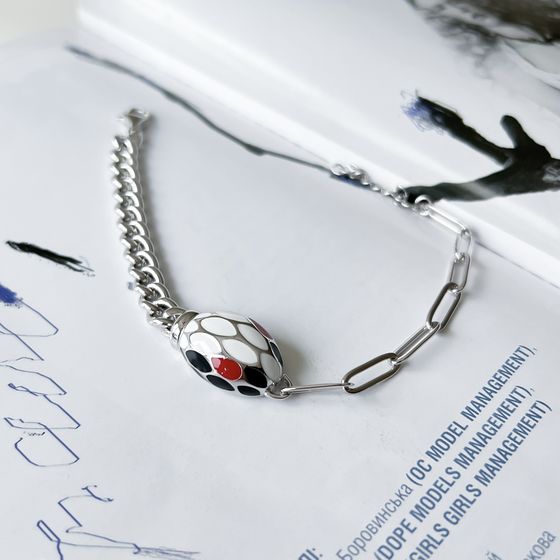 Silver bracelet with yemallu