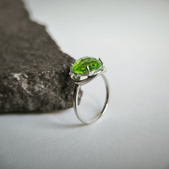 Silver ring with a 3.287-carat chrysolite