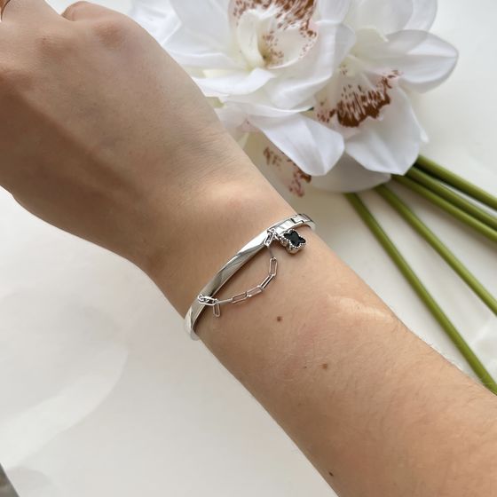 Silver bracelet with onyx